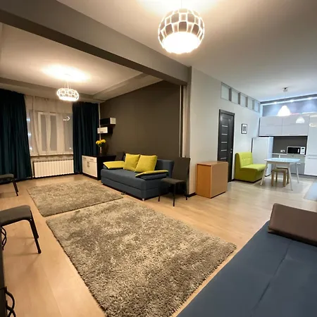 Просторная Современная 2-Комнатная Квартира Almaty Exterior photo